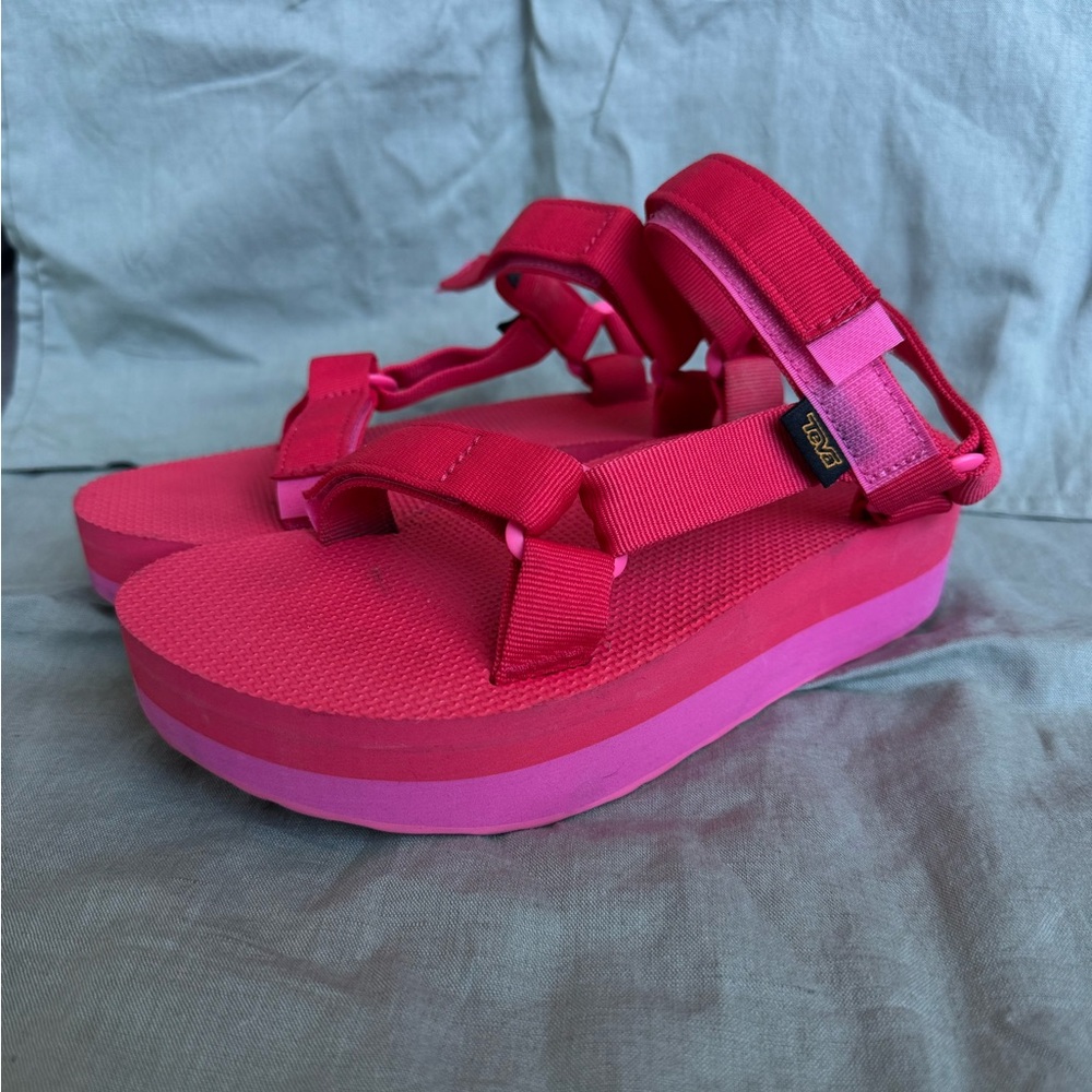 TEVA two tone red and pink flatform sandal